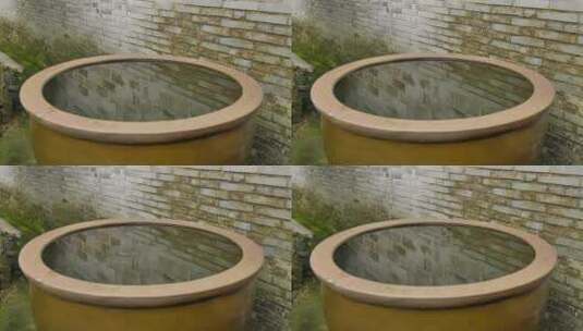 水缸里水滴落下高清在线视频素材下载