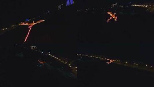穿越机航拍夜景火凤凰航模表演飞行高清在线视频素材下载