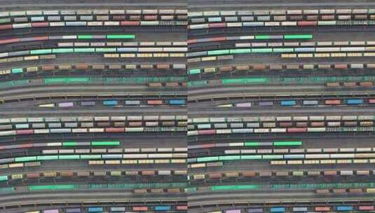 货运火车车厢俯拍画面高清在线视频素材下载