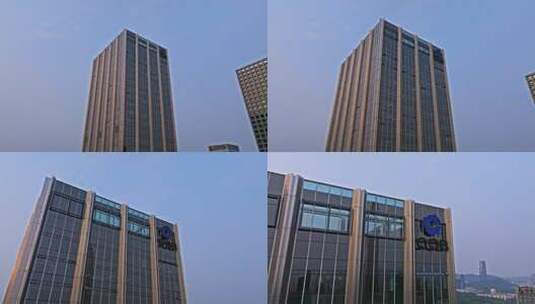 深圳建行大厦仰拍上升前进高清在线视频素材下载