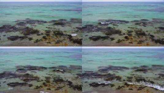 小小的海浪和清澈的水高清在线视频素材下载