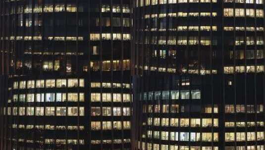 城市写字楼加班夜景航拍高清在线视频素材下载