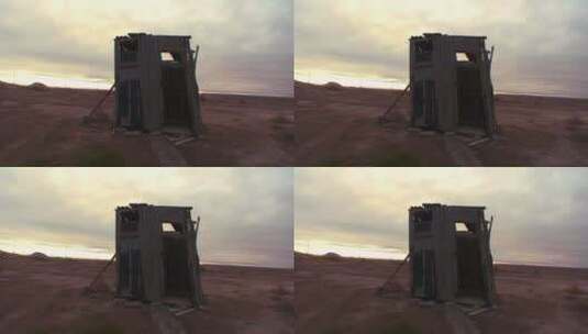 沙漠中央的厕所高清在线视频素材下载