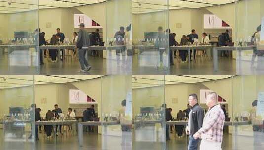 电子产品店内顾客体验场景高清在线视频素材下载