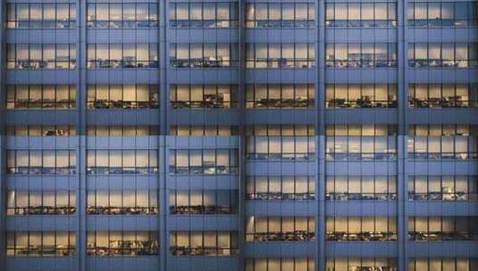 办公楼内加班场景高清在线视频素材下载