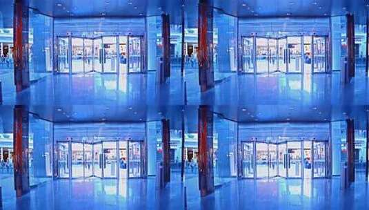 商场旋转玻璃门入口高清在线视频素材下载