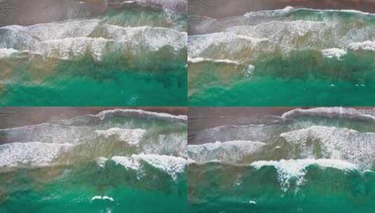 航拍海浪打在沙滩上高清在线视频素材下载