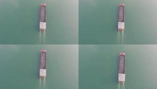 航拍长江上驶过的巨型货轮4k视频高清在线视频素材下载