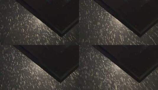 路灯下的暴雨视频高清在线视频素材下载