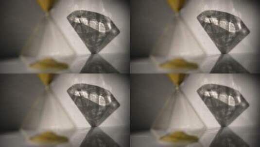 钻石光影 金色的玻璃沙漏 时间流逝高清在线视频素材下载