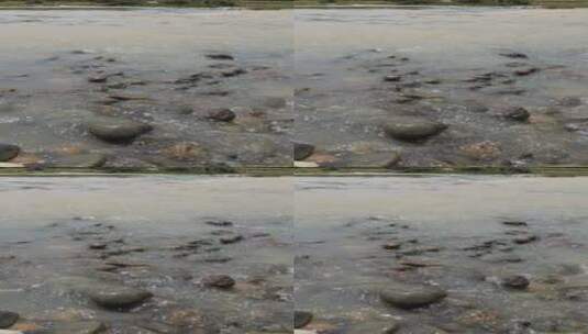 流水流经石头（4k）高清在线视频素材下载