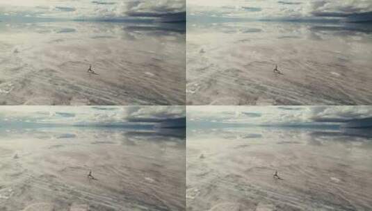 反思，年轻女子，瑜伽，云高清在线视频素材下载