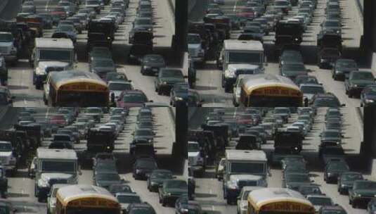 快速放大高速公路上爬行的车辆高清在线视频素材下载