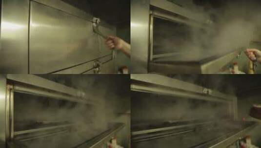 后厨厨师制作海鲜大咖 (3)高清在线视频素材下载