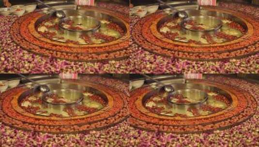 美味的玫瑰鸽子汤 喀什夜市新疆特色美食高清在线视频素材下载