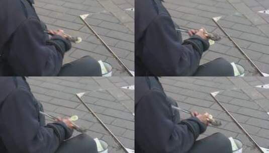 老人  乞丐 街头艺人高清在线视频素材下载