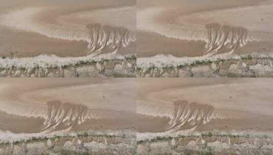 航拍夏季干旱的黄河河道泥沙滩涂高清在线视频素材下载