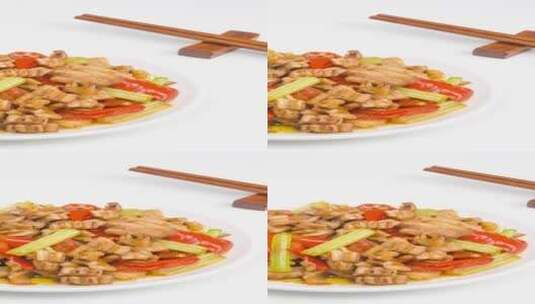 鱿鱼炒肉家常菜4k竖版实拍平移镜头高清在线视频素材下载