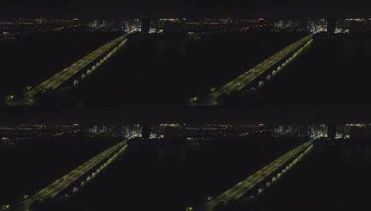 4K航拍厦门集美区杏林湾大桥夜景高清在线视频素材下载